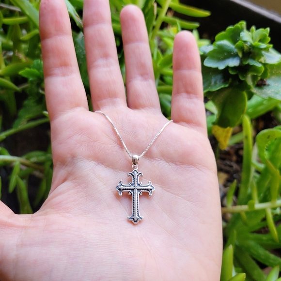 New Solid 925 Sterling Silver Ornate Cross Necklace - Picture 6 of 16